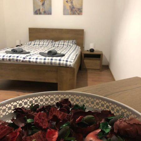 Апартаменты Mormota Vendeghaz Мезёкёвешд Экстерьер фото